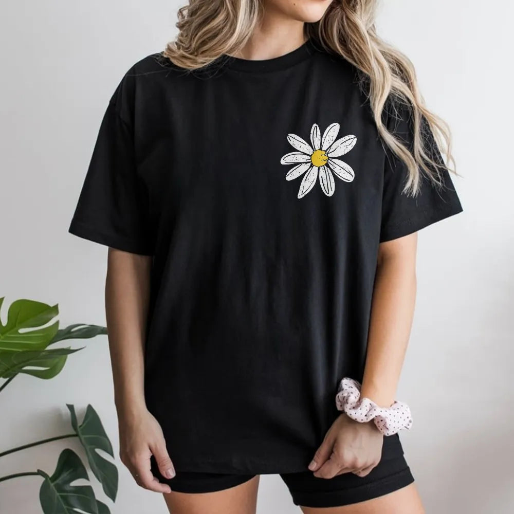 Daisy T-Shirt | Minimalist Flower Graphic | 100% Cotton Premium Tee | Retro Botanical Casual Gift for Her